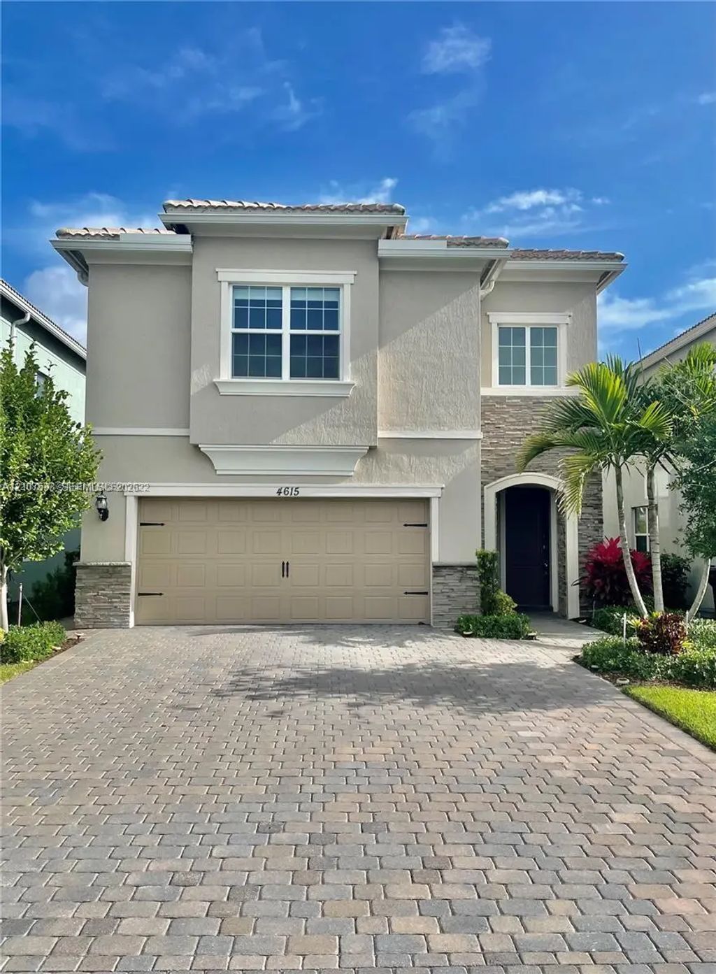 4615 Greenway Drive, Hollywood