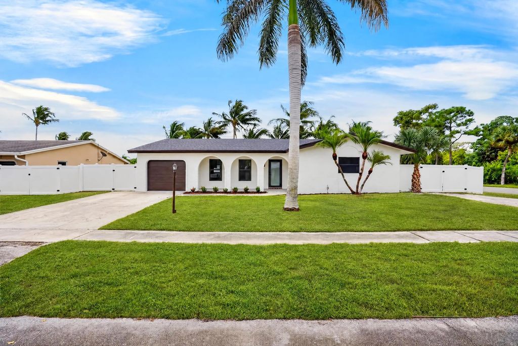 1798 Sw 10th Street, Boca Raton