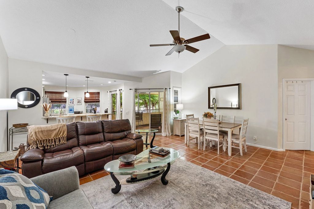 6662 Via Regina, Boca Raton