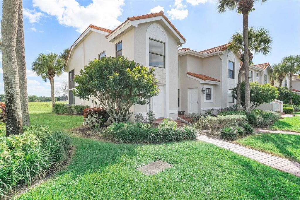 10890 Lakemore Lane #unit 201, Boca Raton