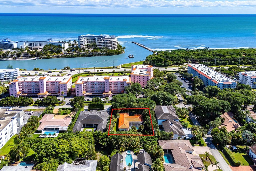 1075 Banyan Road, Boca Raton