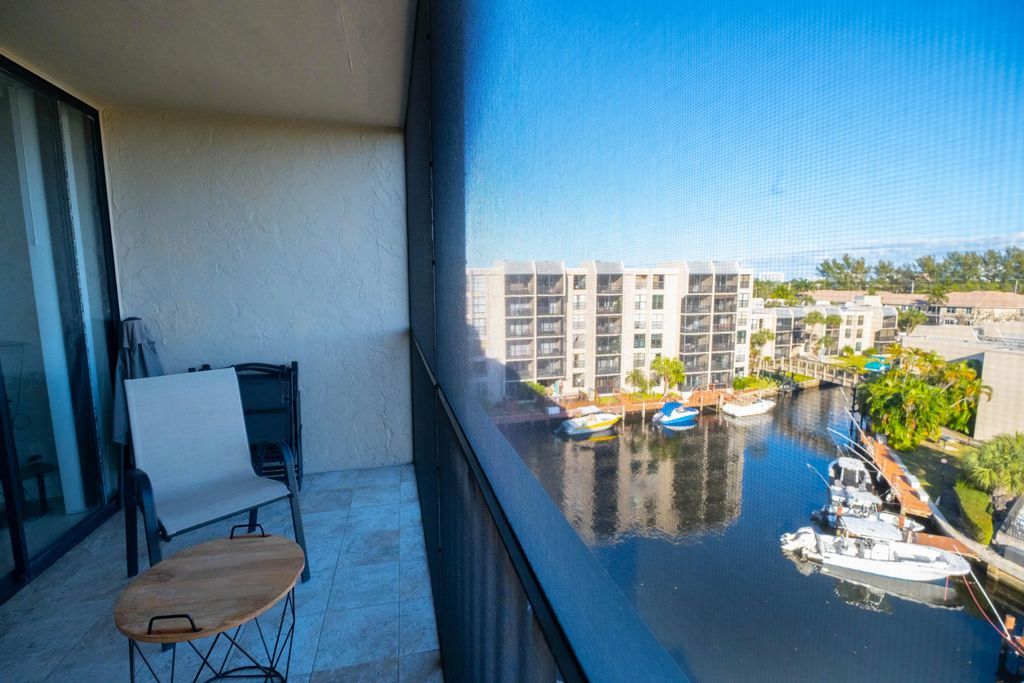 4 Royal Palm Way #6050, Boca Raton