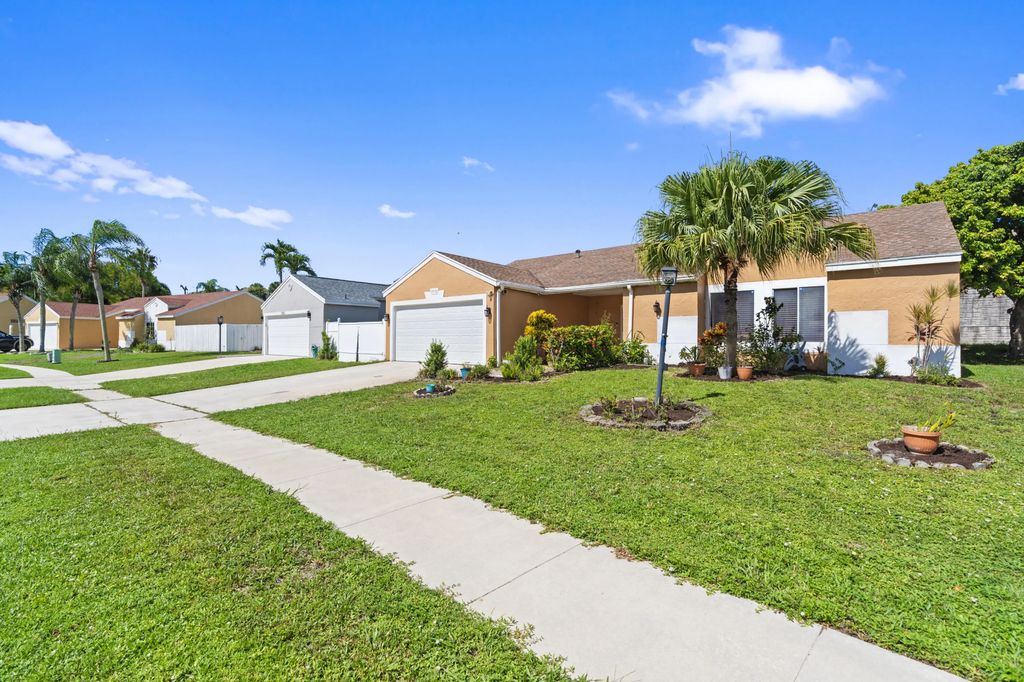 9978 Moss Pond Drive, Boca Raton