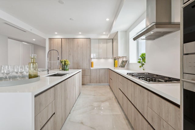 4 of 43 - 475 E Royal Palm Rd #605, Boca Raton, FL