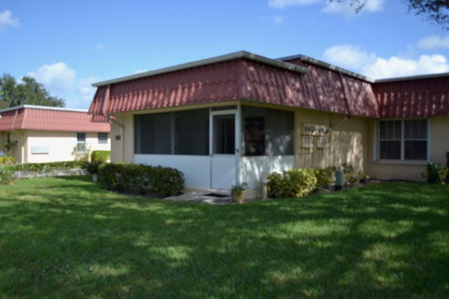 1 of 24 - 570 Laconia Cir, Lake Worth, FL