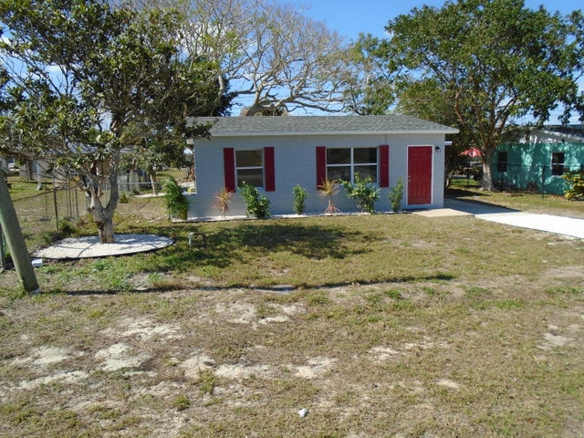2 of 24 - 2405 3rd Av Av Se, Vero Beach, FL