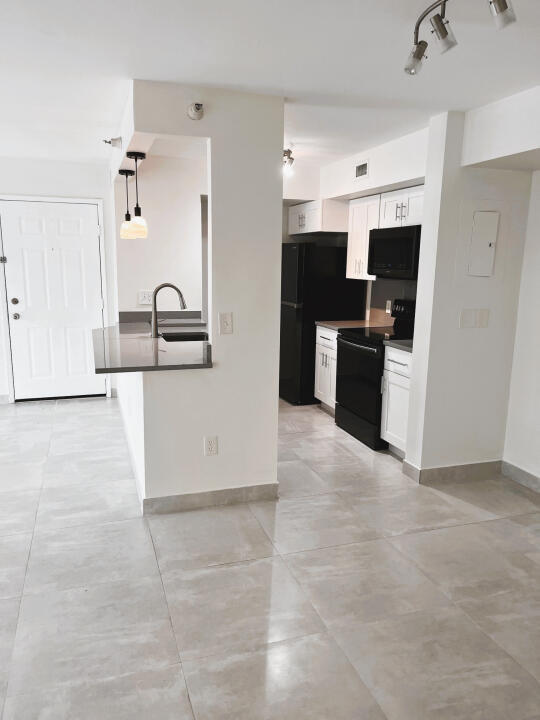 4 of 34 - 160 Yacht Club Wy #209, Hypoluxo, FL