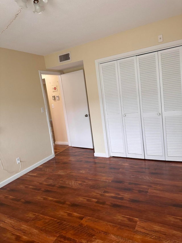 4 of 9 - 960 Crystal Lake Dr #112, Pompano Beach, FL