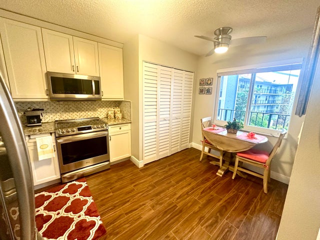 4 of 39 - 14773 Cumberland Dr #305, Delray Beach, FL