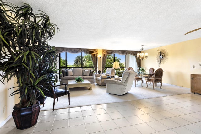 4 of 42 - 2480 Presidential Way #403, West Palm Beach, FL