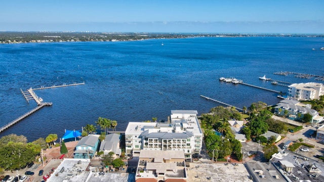 1 of 39 - 41 Sw Seminole St #404, Stuart, FL