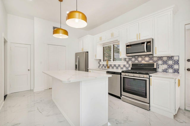 3 of 40 - 232 Rugby Rd, West Palm Beach, FL