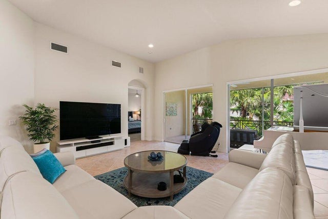 5 of 32 - 7502 Orchid Hammock Dr, West Palm Beach, FL