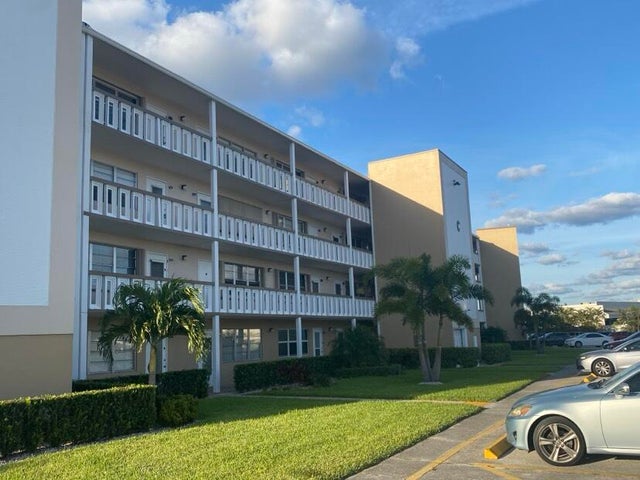 1 of 26 - 250 Southampton C, West Palm Beach, FL