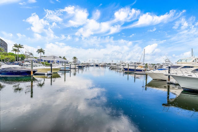 1 of 30 - 136 Lakeshore Dr #511, North Palm Beach, FL