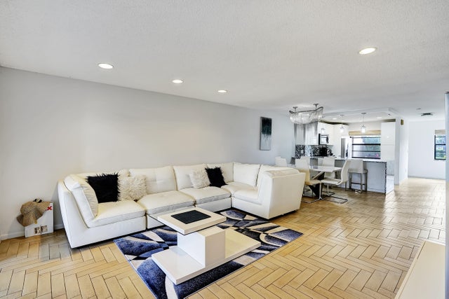 2 of 35 - 9290 Vista Del Lago #11c, Boca Raton, FL