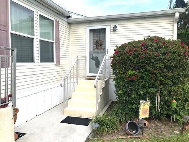 2 of 28 - 20 Madrid Lane, Port Saint Lucie, FL