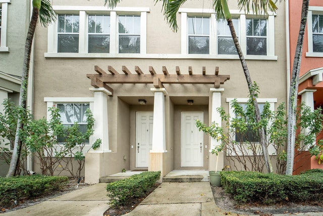 1 of 36 - 660 Amador Lane #5, West Palm Beach, FL