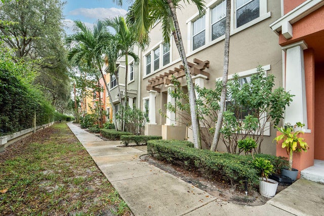 2 of 36 - 660 Amador Lane #5, West Palm Beach, FL