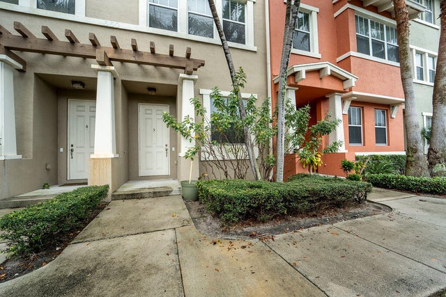 3 of 36 - 660 Amador Lane #5, West Palm Beach, FL