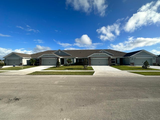 2 of 35 - 5106 Modeno St, Fort Pierce, FL