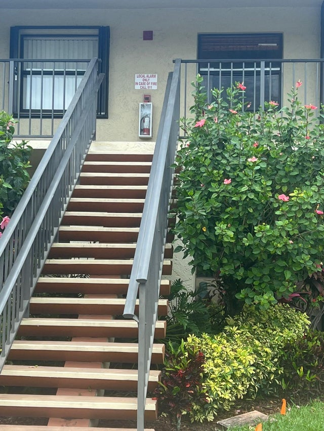 1 of 26 - 7891 Willow Spring Dr #1024, Lake Worth, FL