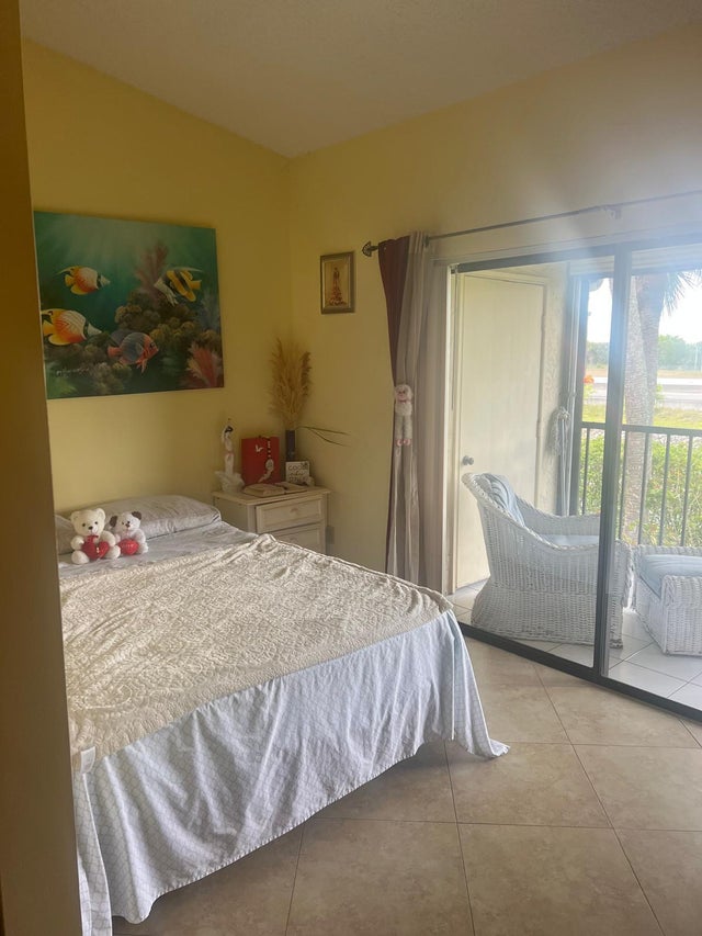 2 of 26 - 7891 Willow Spring Dr #1024, Lake Worth, FL