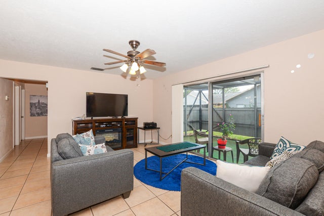 4 of 41 - 3914 Nw Cinnamon Tree Circle, Jensen Beach, FL