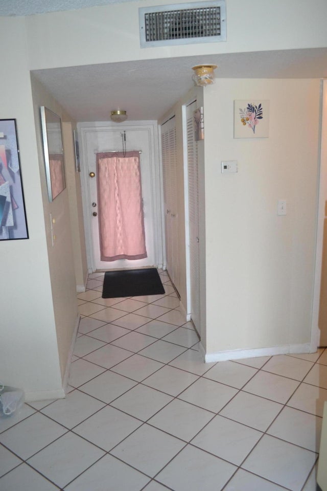 4 of 15 - 8901 Sunrise Lakes Boulevard #103, Sunrise, FL