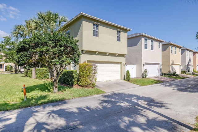 3 of 40 - 2300 Se Union Park Drive, Port Saint Lucie, FL