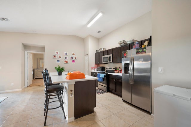5 of 18 - 434 Nw Airoso Boulevard, Port Saint Lucie, FL