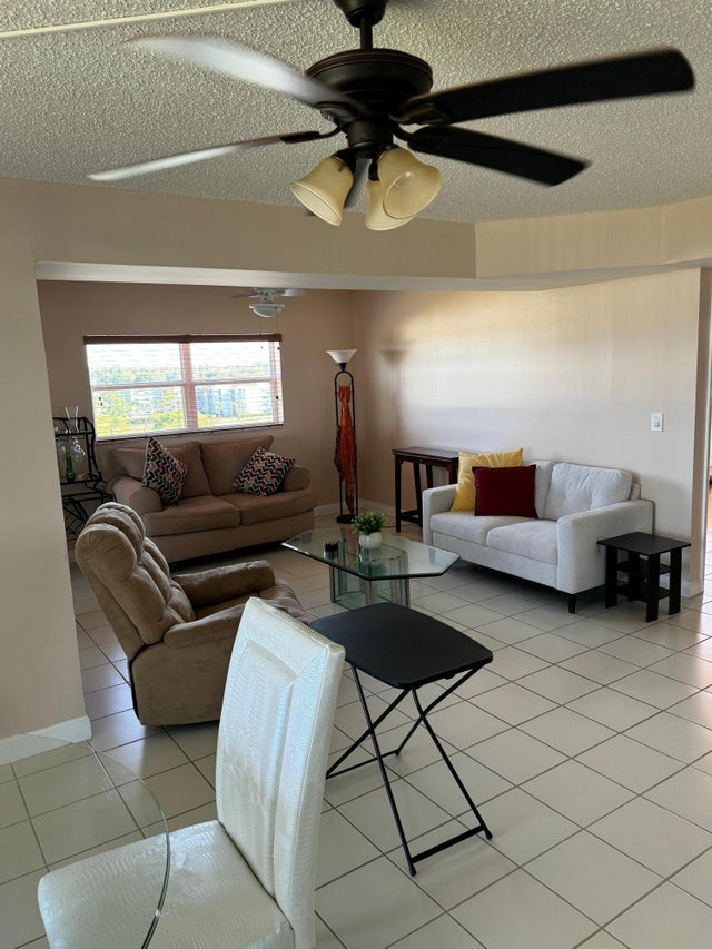 4 of 22 - 3465 Via Poinciana #806, Lake Worth, FL
