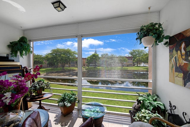 3 of 42 - 9281 Sunrise Lakes Blvd #210, Sunrise, FL