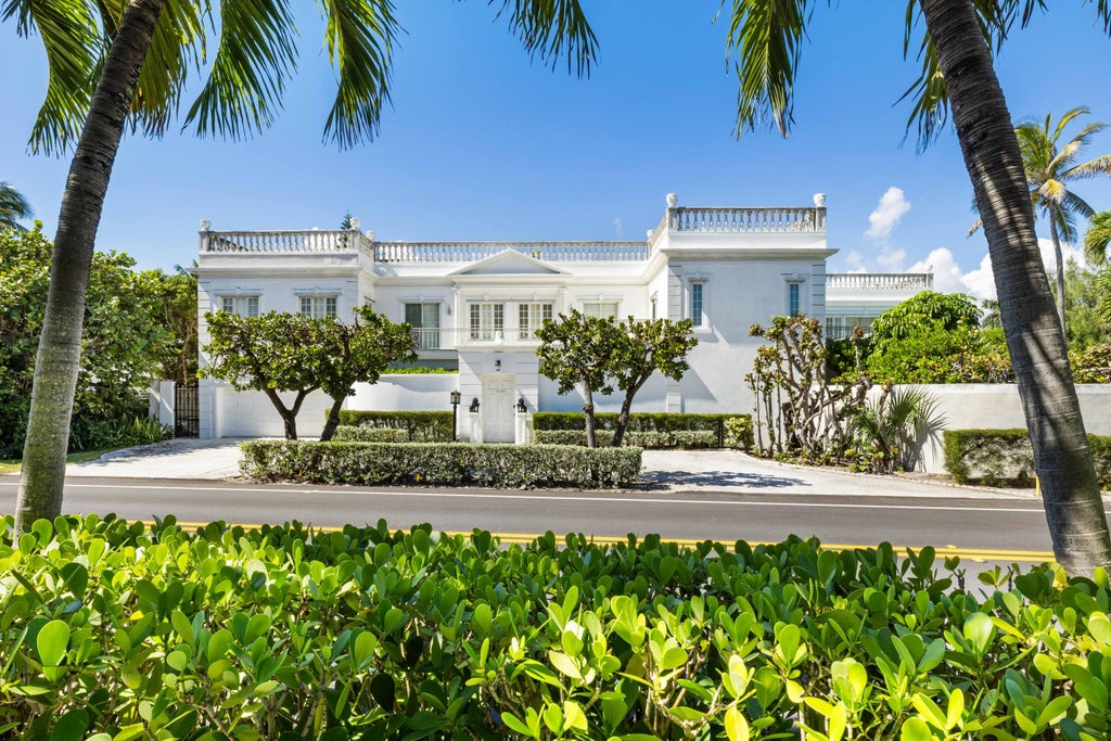 1048 S Ocean Blvd, Palm Beach