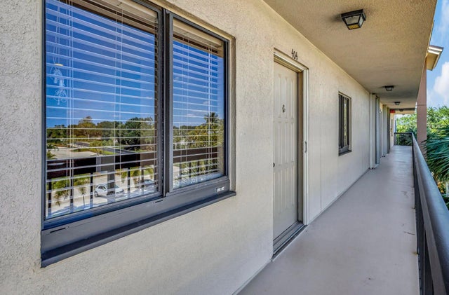 2 of 39 - 1701 Marina Isle Wy #404, Jupiter, FL