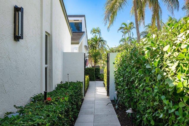 2 of 21 - 6110 N Ocean Blvd #27, Ocean Ridge, FL