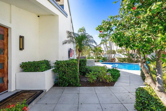 4 of 21 - 6110 N Ocean Blvd #27, Ocean Ridge, FL