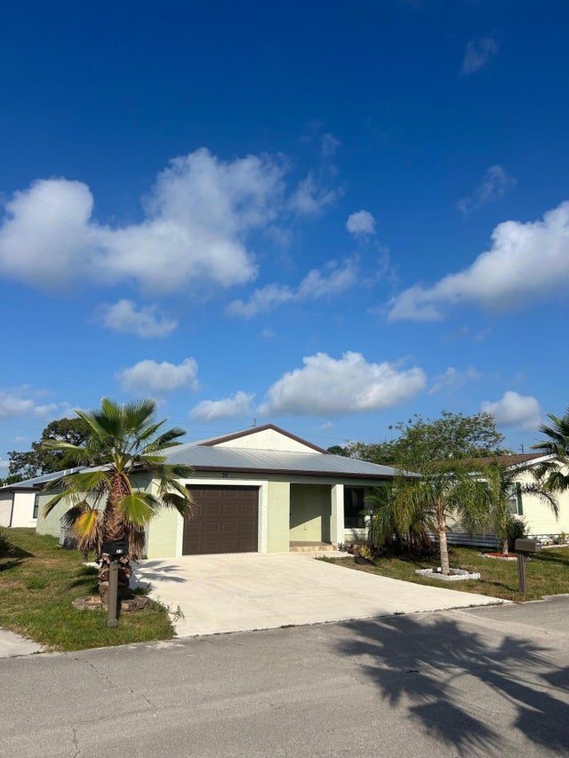 2 of 28 - 35 Alhambra S, Port Saint Lucie, FL