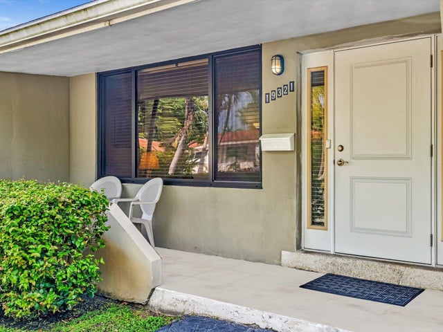 3 of 34 - 19321 Ne 18th Place, Miami, FL