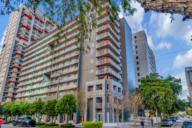 1 of 39 - 104 Sw 9th Street #1403, Miami, FL