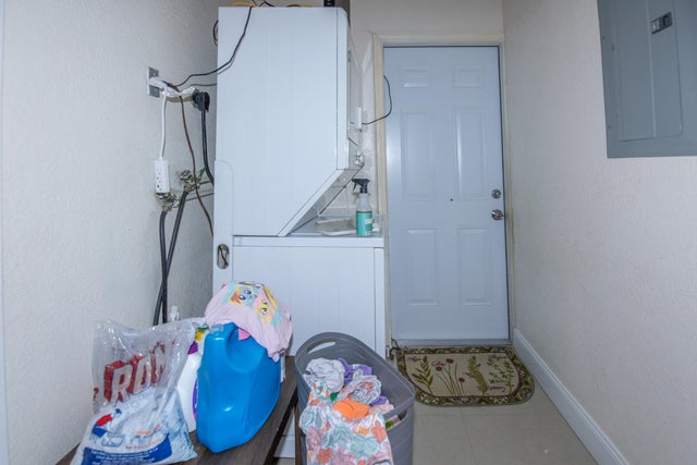 5 of 20 - 922 S Dixie St, Lake Worth Beach, FL