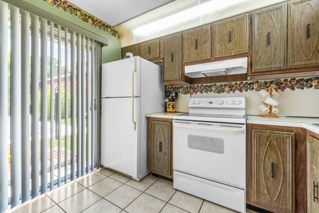 3 of 41 - 684 Marlboro Oval, Lake Worth, FL