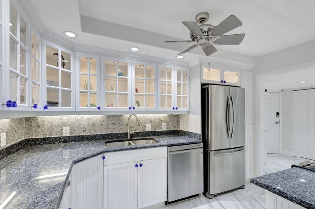 4 of 48 - 5420 N Ocean Drive #1401, Singer Island, FL