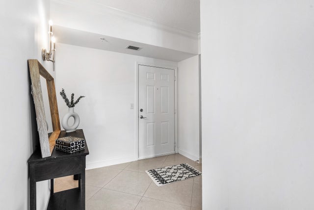 2 of 25 - 700 E Boynton Beach Blvd #202, Boynton Beach, FL