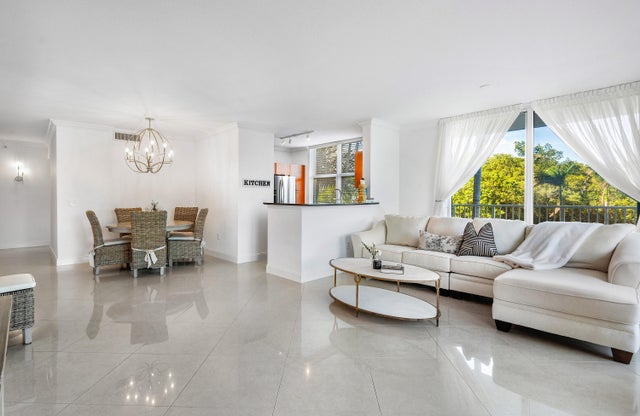 4 of 25 - 700 E Boynton Beach Blvd #202, Boynton Beach, FL