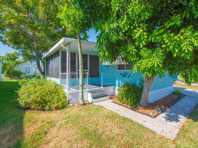 4 of 38 - 102 N Warner Dr, Jensen Beach, FL