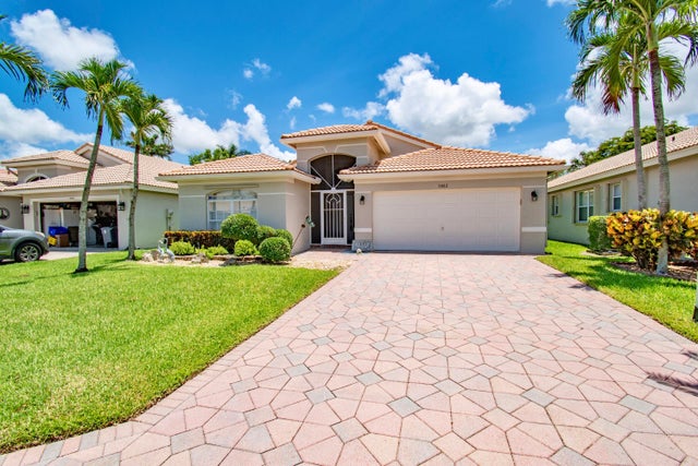 1 of 30 - 5802 Royal Club Dr, Boynton Beach, FL