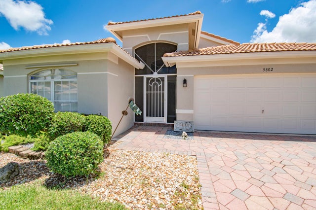 3 of 30 - 5802 Royal Club Dr, Boynton Beach, FL