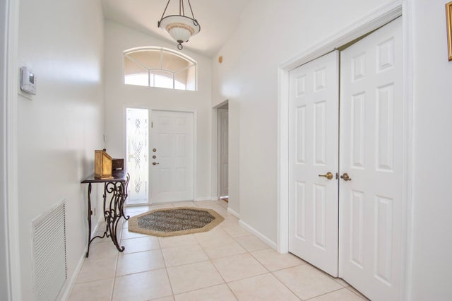 4 of 30 - 5802 Royal Club Dr, Boynton Beach, FL