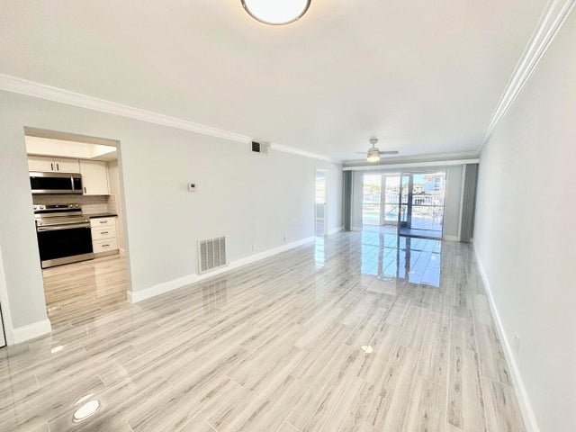4 of 28 - 312 Northlake Drive #104, North Palm Beach, FL
